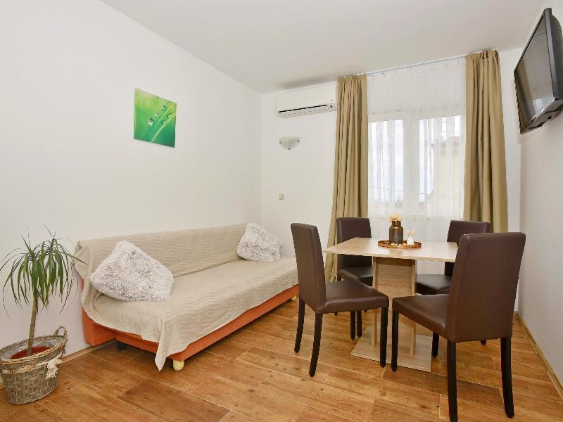 Melita 3*
